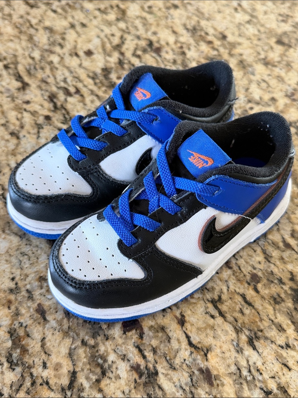 Nike Kids Black, White & Royal Blue Low-Top Sneakers